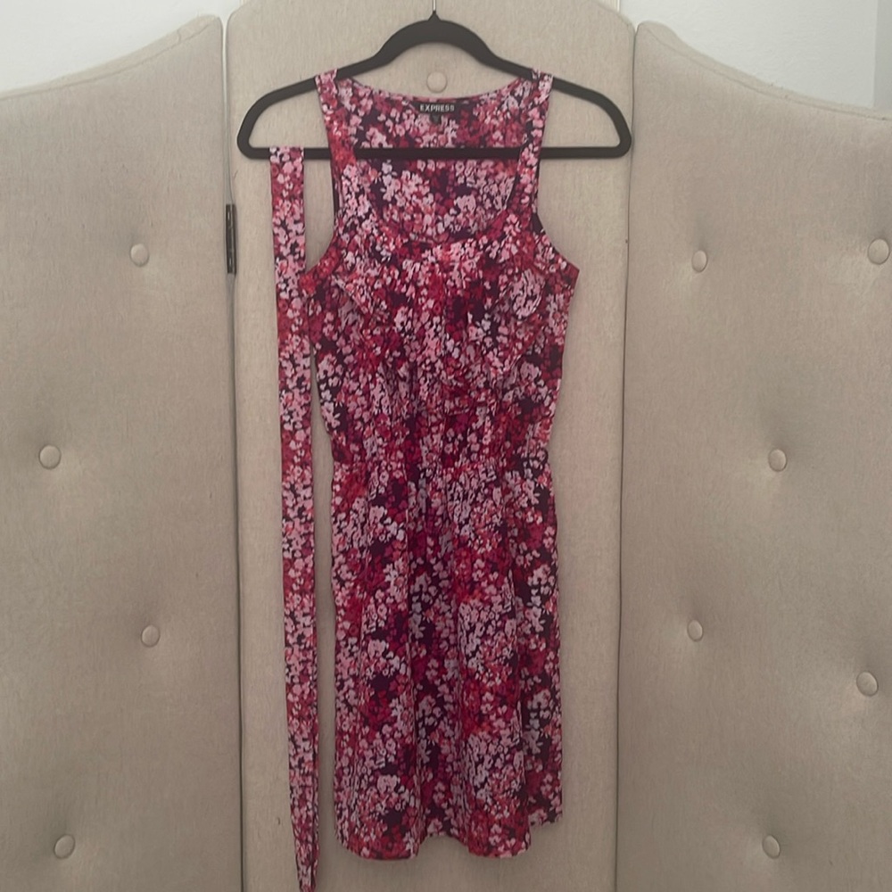 Express Pink Floral Elastic Waist Sleeveless Dress wt Ruffles, Pockets & Belt XS